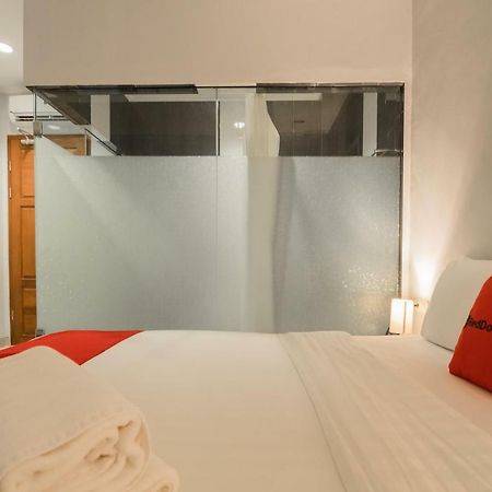 טנגרנג Reddoorz Plus Near Soekarno Hatta Airport 2 מראה חיצוני תמונה