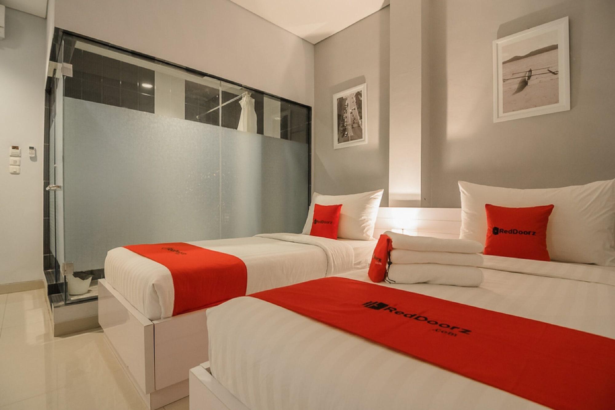 טנגרנג Reddoorz Plus Near Soekarno Hatta Airport 2 מראה חיצוני תמונה