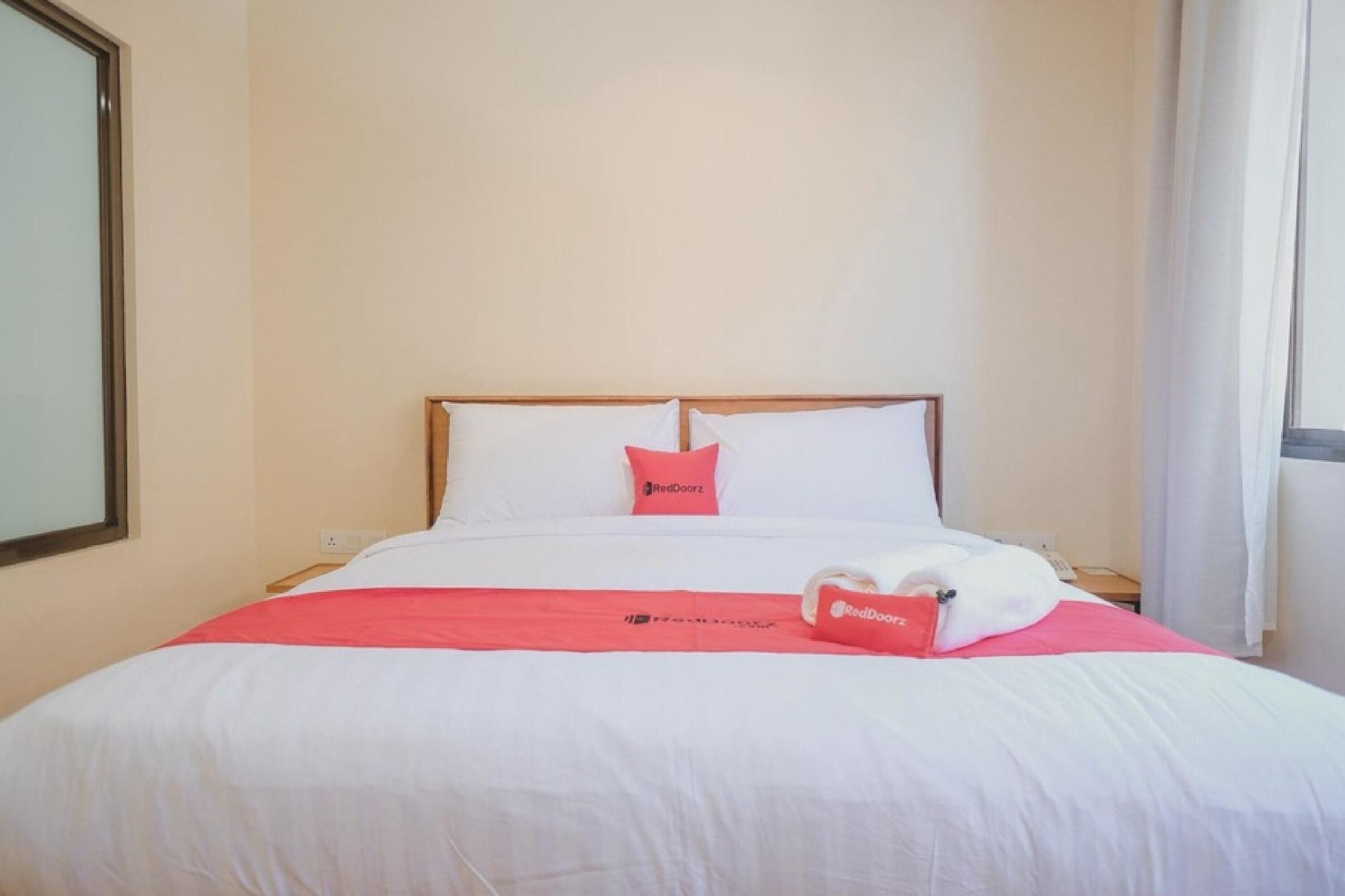 טנגרנג Reddoorz Plus Near Soekarno Hatta Airport 2 מראה חיצוני תמונה