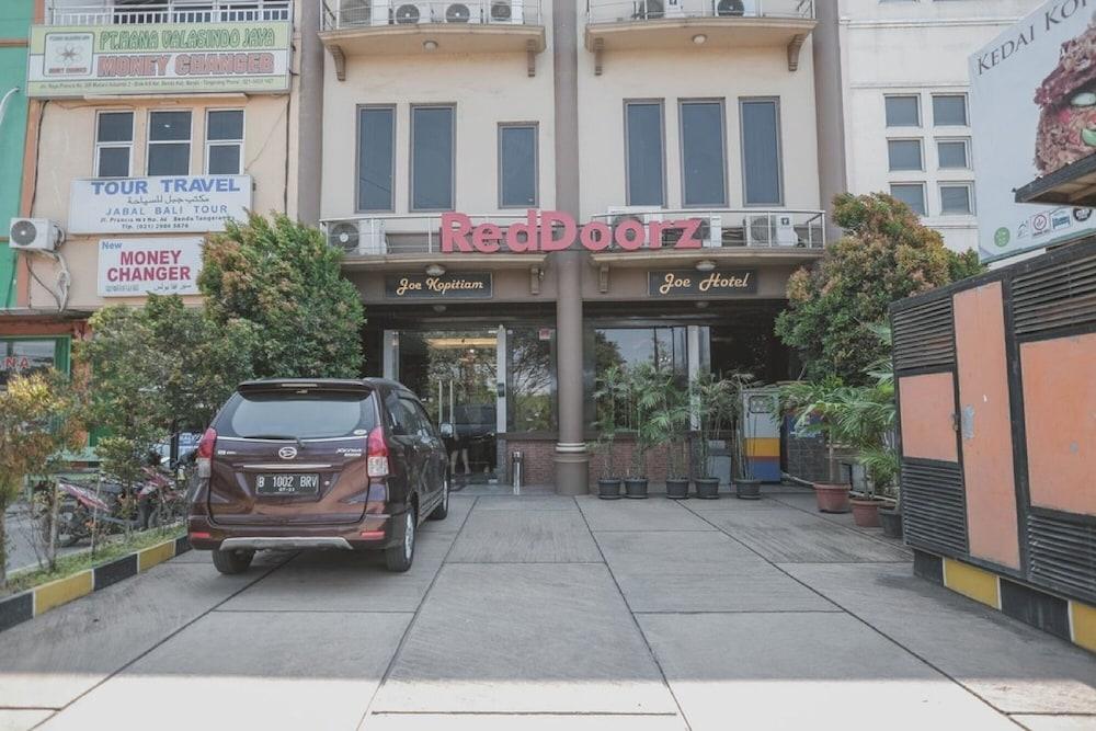 טנגרנג Reddoorz Plus Near Soekarno Hatta Airport 2 מראה חיצוני תמונה