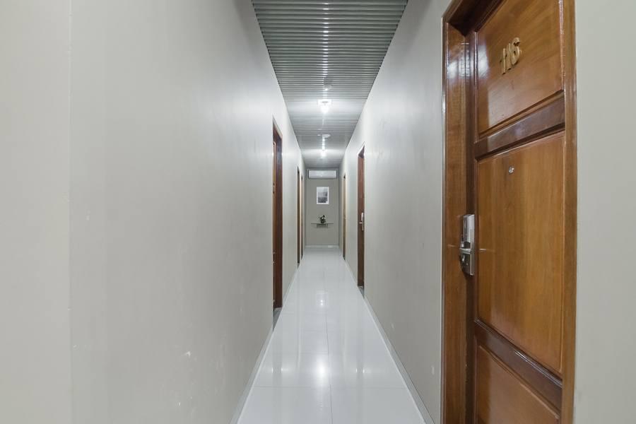 טנגרנג Reddoorz Plus Near Soekarno Hatta Airport 2 מראה חיצוני תמונה
