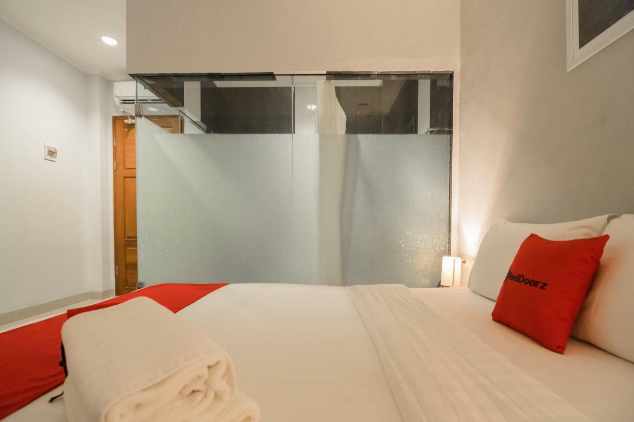 טנגרנג Reddoorz Plus Near Soekarno Hatta Airport 2 מראה חיצוני תמונה