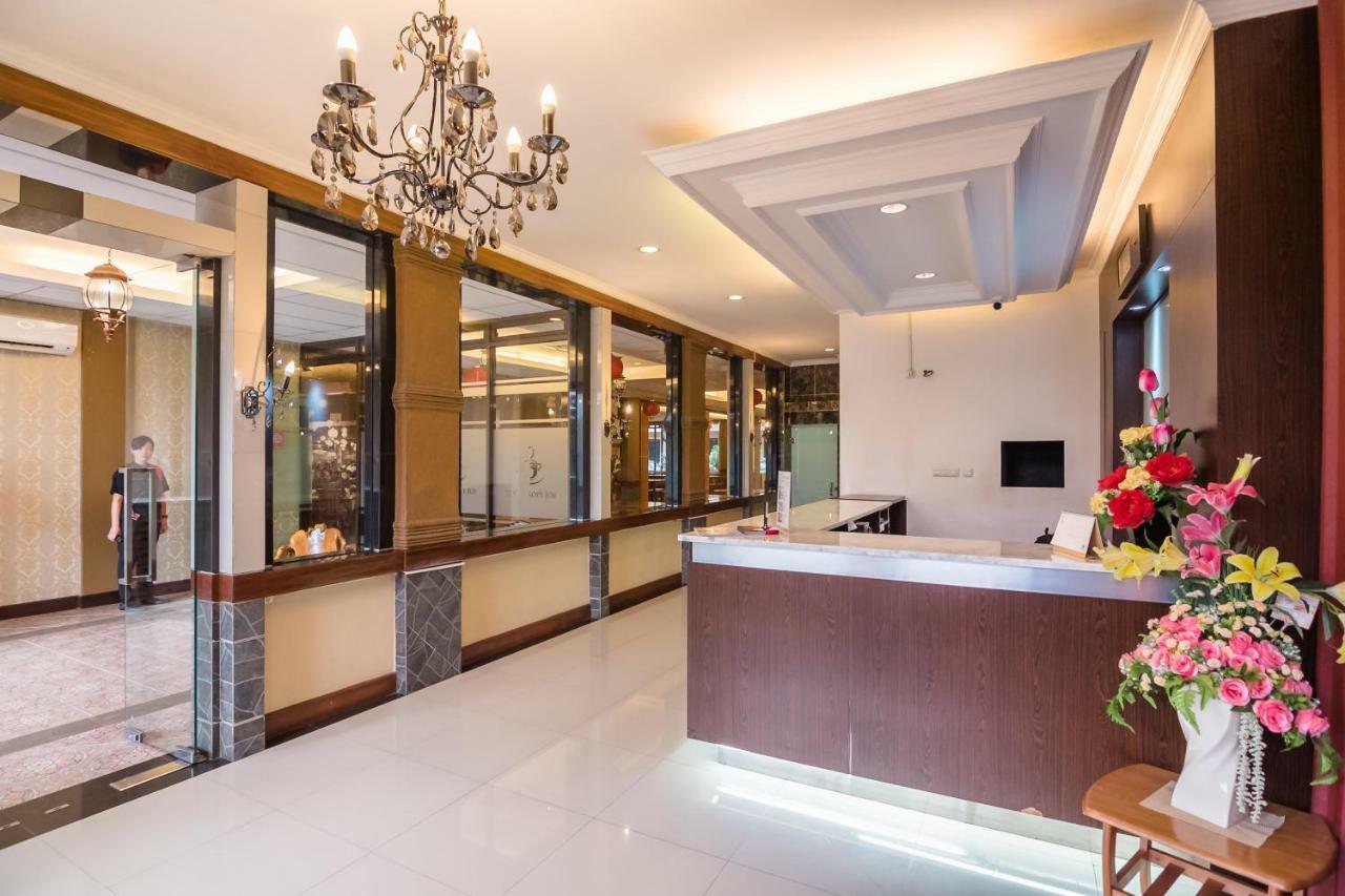 טנגרנג Reddoorz Plus Near Soekarno Hatta Airport 2 מראה חיצוני תמונה