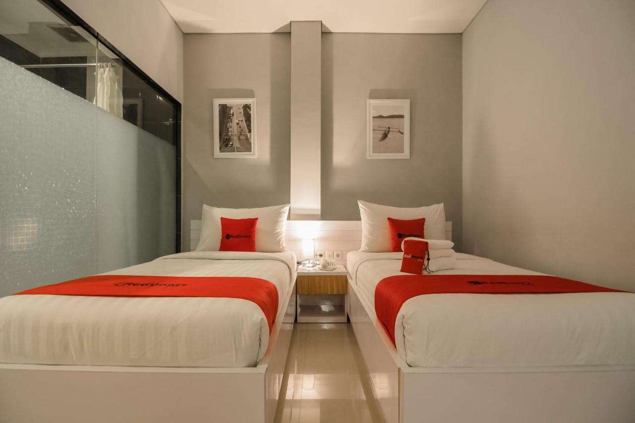 טנגרנג Reddoorz Plus Near Soekarno Hatta Airport 2 מראה חיצוני תמונה