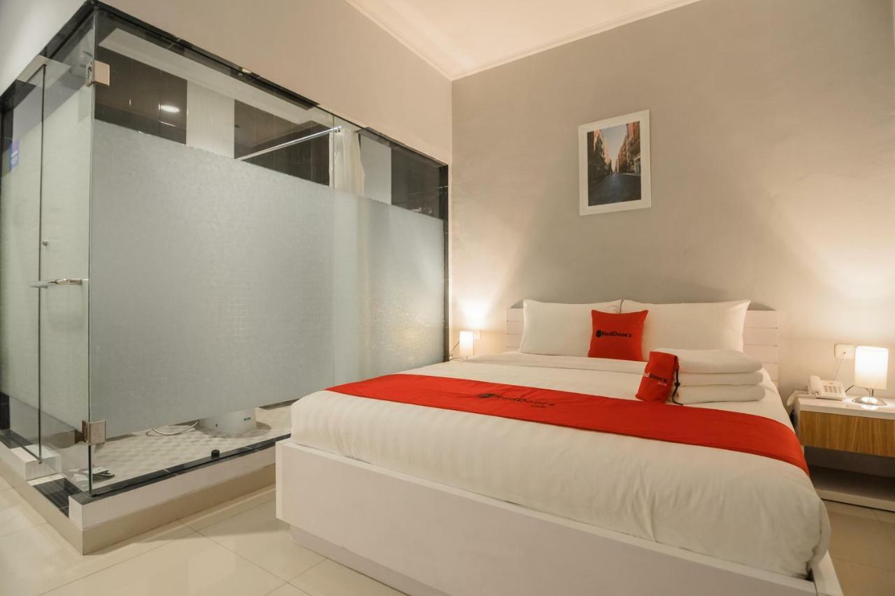 טנגרנג Reddoorz Plus Near Soekarno Hatta Airport 2 מראה חיצוני תמונה